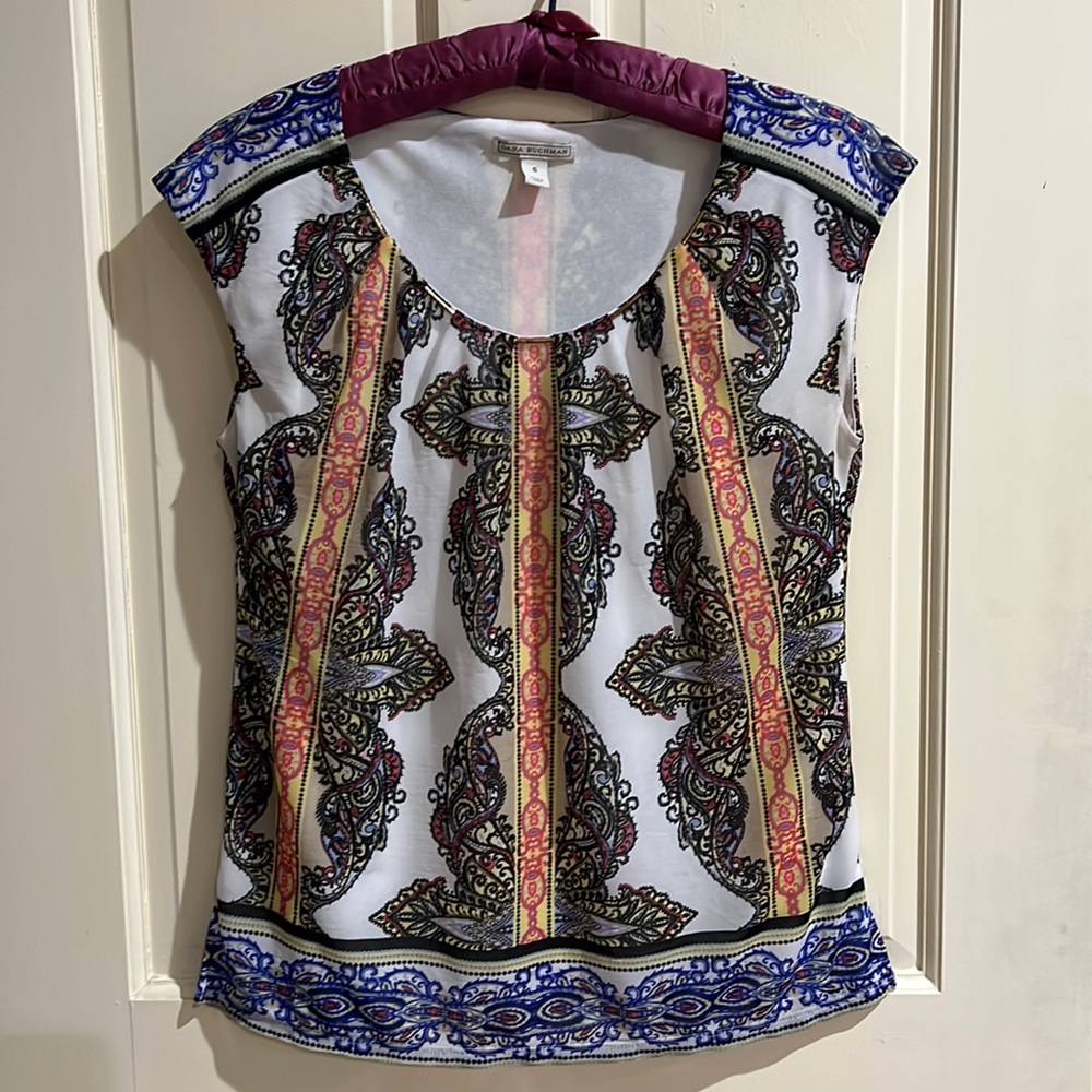 Dana Buchman Woman’s Small Short Sleeve Vibrant Colored blue red paisley blouse